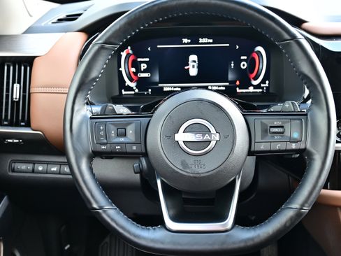 Certified 2025 Nissan Pathfinder Platinum w/ Black Appearance Package AWD/4WD image 20