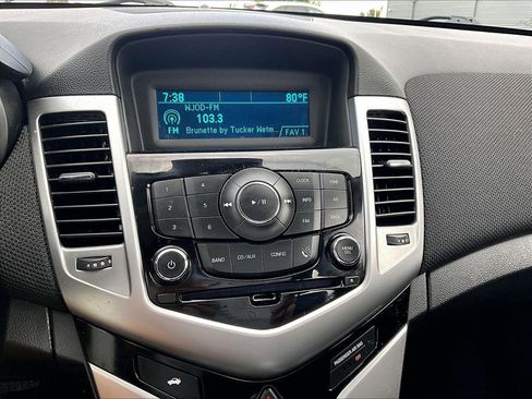 Used 2016 Chevrolet Cruze LT FWD image 17