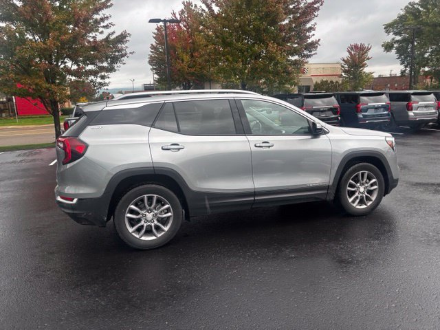 Used 2024 GMC Terrain SLT w/ LPO, Floor Liner Package AWD/4WD image 5
