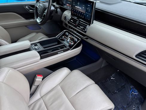 Used 2022 Lincoln Navigator L Reserve image 15