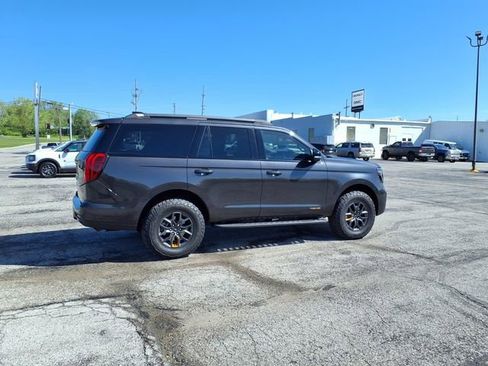 Used 2025 Ford Expedition Tremor AWD/4WD image 17