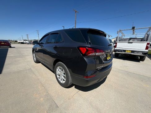 Used 2022 Chevrolet Equinox LS image 6