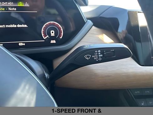 Used 2022 Audi e-tron GT Premium Plus AWD/4WD image 28