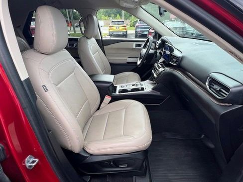 Used 2022 Ford Explorer Limited w/ Equipment Group 301A image 21