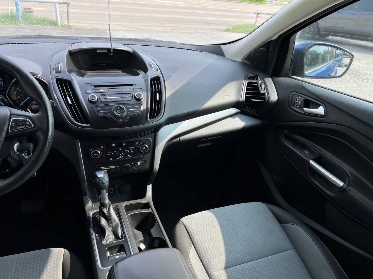 Used 2017 Ford Escape SE FWD image 23