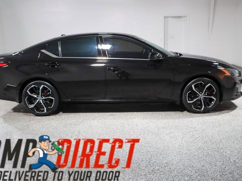 Used 2023 Nissan Altima 2.5 SR FWD image 6