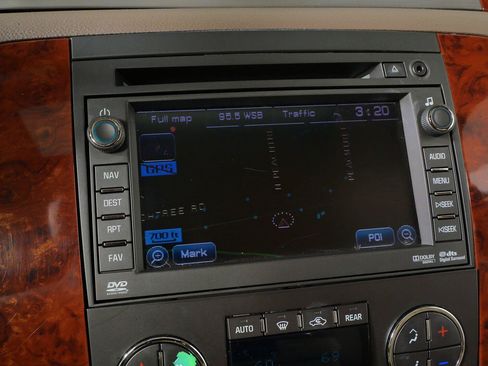 Used 2010 Chevrolet Suburban LTZ AWD/4WD image 24