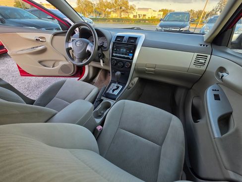 Used 2010 Toyota Corolla LE FWD image 18