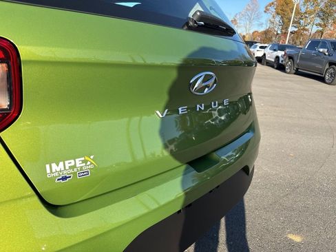 Used 2024 Hyundai Venue SEL image 28