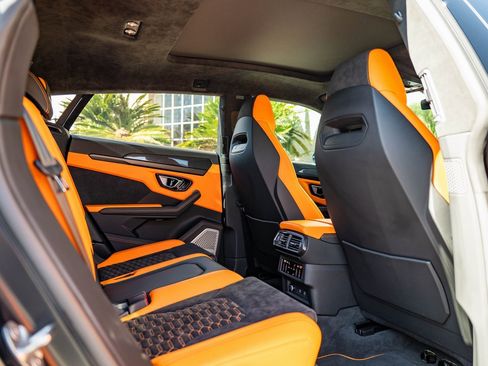 Used 2022 Lamborghini Urus image 25