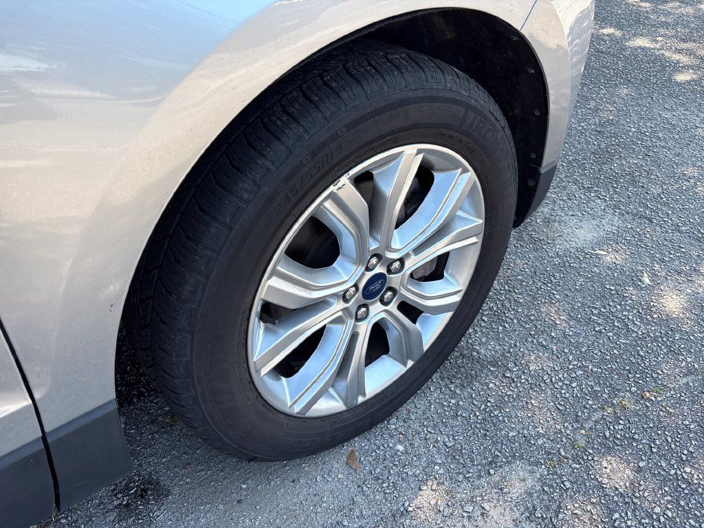 Used 2022 Ford Edge Titanium AWD/4WD image 27