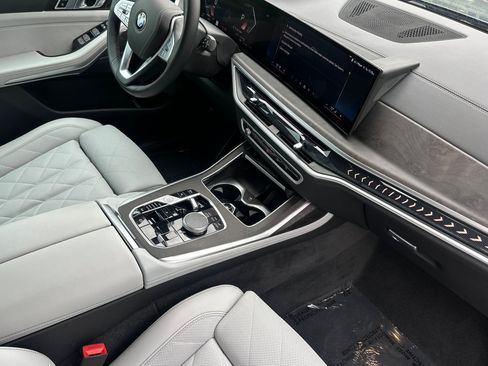 Used 2024 BMW X7 xDrive40i w/ Climate Comfort Package AWD/4WD image 21