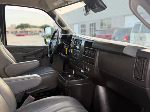 Used 2020 GMC Savana 3500 Extended w/ Driver Convenience Package RWD image 10