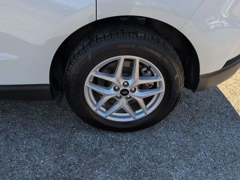 Used 2024 Ford Edge SEL image 13