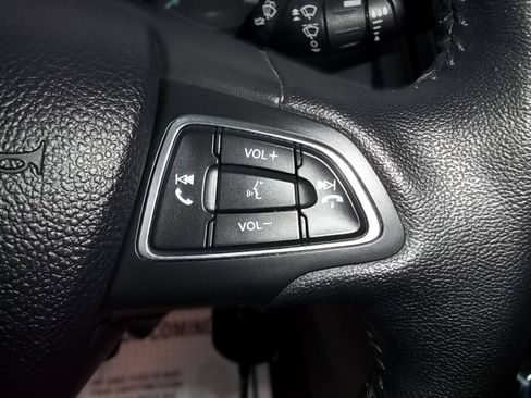 Used 2016 Ford Focus SE w/ SE Cold Weather Package FWD image 13