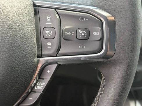 New 2026 RAM 2500 Laramie AWD/4WD image 19