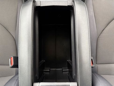 Certified 2024 Toyota Highlander LE image 30