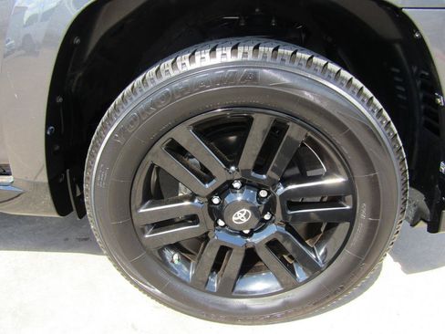 Used 2019 Toyota 4Runner Limited AWD/4WD image 7