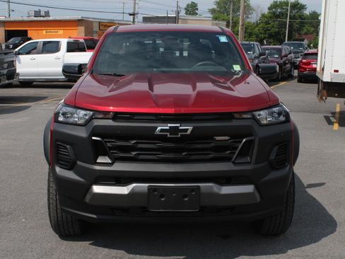 Used 2026 Chevrolet Colorado Trail Boss AWD/4WD image 2