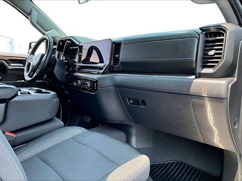 Used 2023 Chevrolet Silverado 1500 LT AWD/4WD image 14