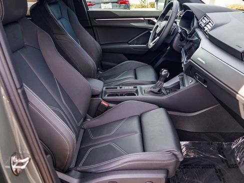 Certified 2025 Audi Q3 2.0T Premium w/ Convenience Package image 18