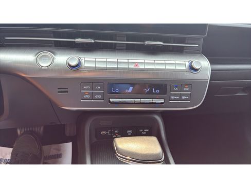 Used 2025 Hyundai Kona SEL AWD/4WD image 16