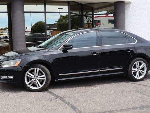 Used 2015 Volkswagen Passat TDI SEL Premium FWD image 4