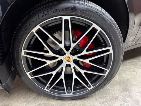 Used 2022 Porsche Macan S AWD/4WD image 32