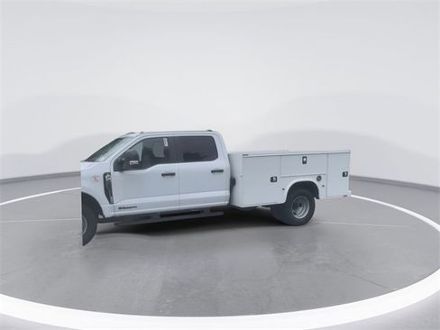 New 2024 Ford F350 XL w/ XL Chrome Package image 4
