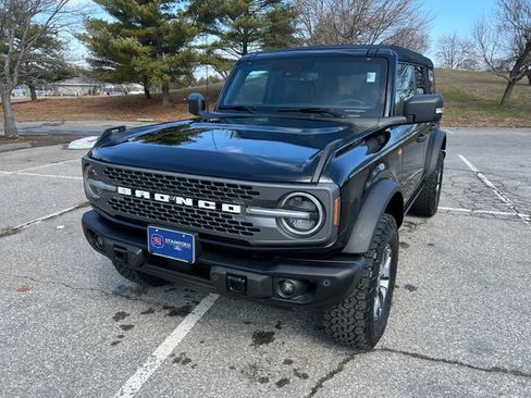 Used 2025 Ford Bronco Badlands image 4