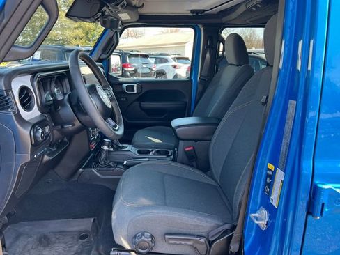 Used 2024 Jeep Wrangler Unlimited AWD/4WD image 4