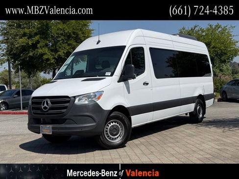 Used 2025 Mercedes-Benz Sprinter 2500 image 1