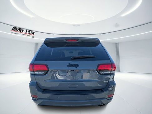 Used 2020 Jeep Grand Cherokee Altitude image 4