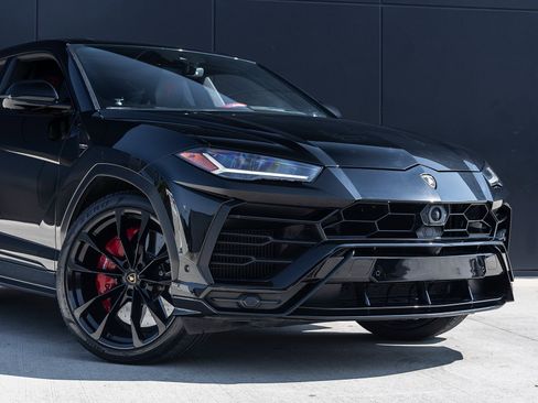 Used 2022 Lamborghini Urus image 5