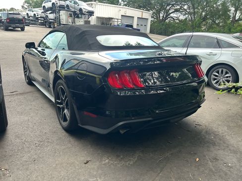 Used 2018 Ford Mustang Premium RWD image 3