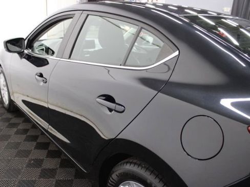 Used 2017 MAZDA MAZDA3 Sport w/ Preferred Equipment Package image 8