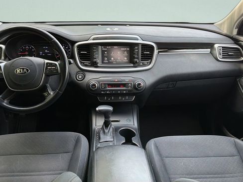 Used 2020 Kia Sorento S image 11