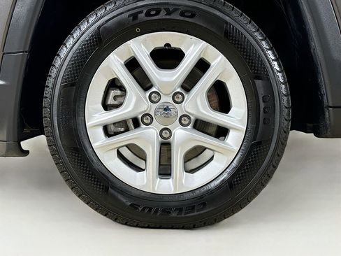 Used 2021 Jeep Compass Sport AWD/4WD image 26