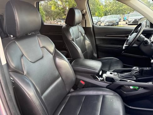 Used 2025 Kia Telluride S FWD image 18