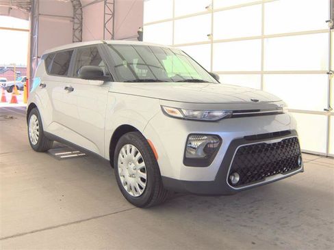 Used 2020 Kia Soul LX FWD image 4