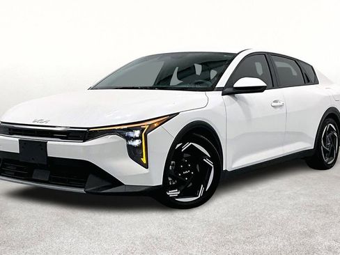 Used 2025 Kia K4 EX image 14