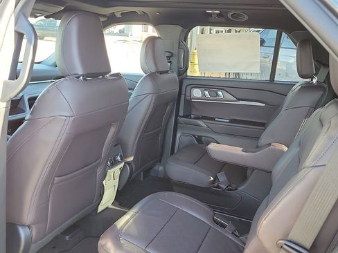 New 2026 Ford Explorer Platinum RWD image 10