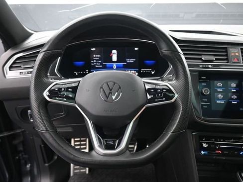 Used 2022 Volkswagen Tiguan SE R-Line FWD image 7