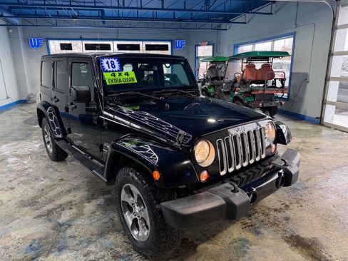 Used 2018 Jeep Wrangler Unlimited Sahara w/ Connectivity Group image 7