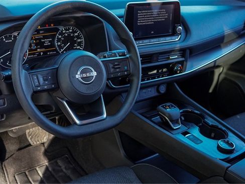 Used 2024 Nissan Rogue SV image 9