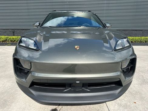 Used 2026 Porsche Macan Electric RWD image 8