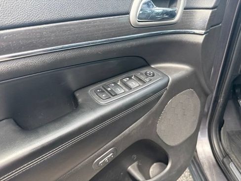 Used 2018 Jeep Grand Cherokee Limited AWD/4WD image 23