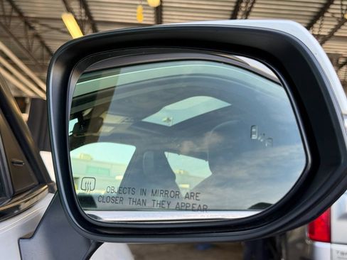 Used 2023 Toyota Highlander XLE FWD image 27