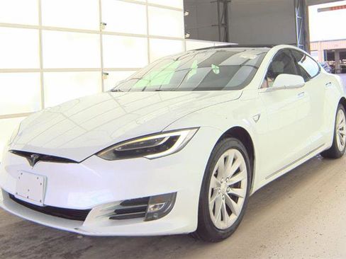 Used 2018 Tesla Model S 100D image 4