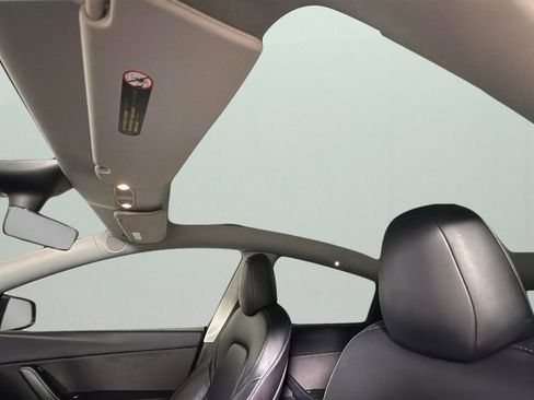 Used 2022 Tesla Model Y Performance image 28